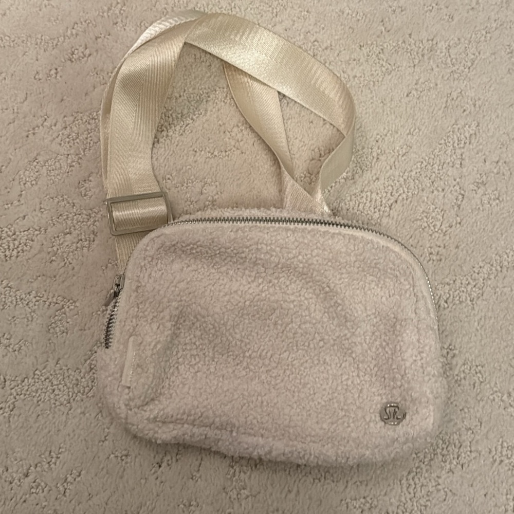 Lululemon Stylish White Sherpa Fanny pack